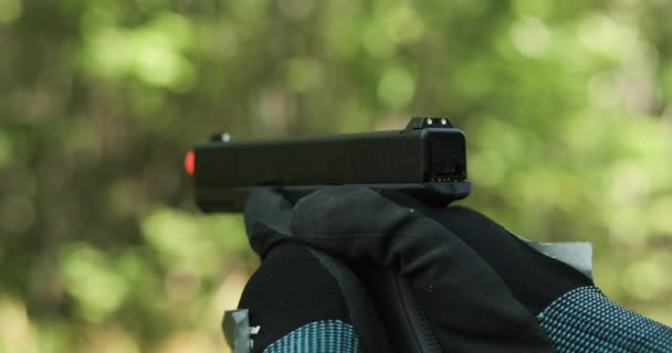Încetinirea Mișcării Airsoft Glock Pistol Fiind Împușcat Pistol Alunecând Înapoi — Videoclip de stoc
