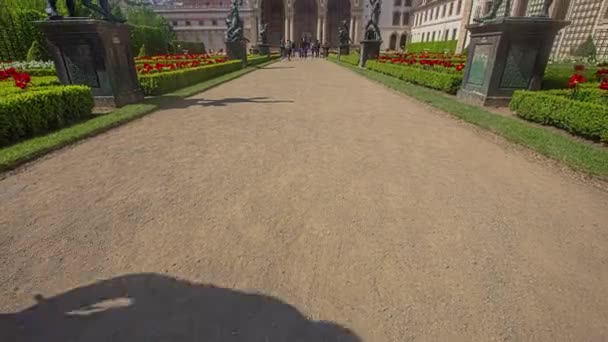 Praga República Checa Turistas Palácio Jardins Wallenstein Onde Senado Checo — Vídeo de Stock