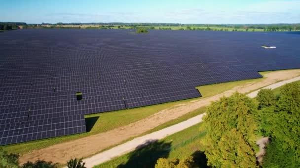 Luchtfoto Van Grote Industriële Zonne Energie Energie Farm Drone Schot — Stockvideo