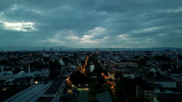 Cinematic Urban Drone Footage Panoramic Aerial View City Chiang Mai — Stock Video