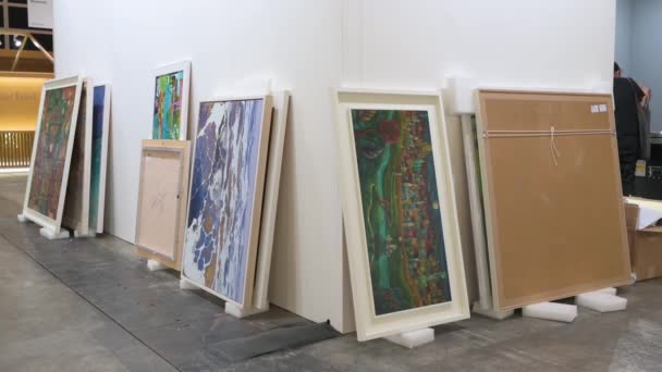 Setup Installation Day Art Paintings Seen Ground Waiting Hung Sale — Vídeos de Stock