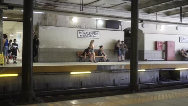 Une Station Métro Dans Grande Ville Athen Grèce Les Gens — Video