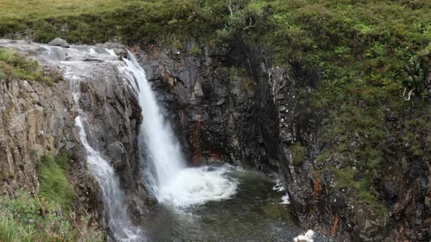 Fairy Pools Fossen Glen Brittle Isle Skye Skottland Storbritannia Med – stockvideo