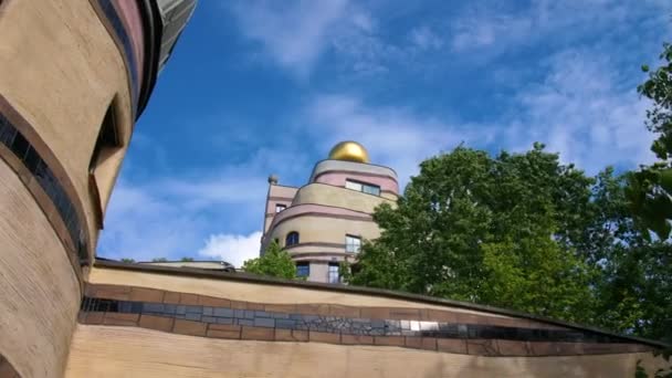 Floresta Colorida Famosa Espiral Waldspirale Darmstadt Hundertwasser Alemanha Dia Ensolarado — Vídeo de Stock