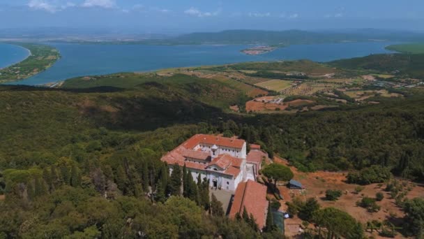 Lagune Cinématographique Emblématique Monastère Monte Argentario Face Ancienne Vieille Ville — Video