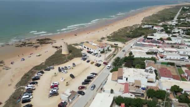 Von Der Ländlichen Spanischen Stadt Zum Strand Fliegen — Stockvideo