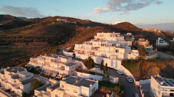 Aufsteigende Aufnahme Mit Blick Auf Luxuriöse Häuser Spanien Und Die — Stockvideo