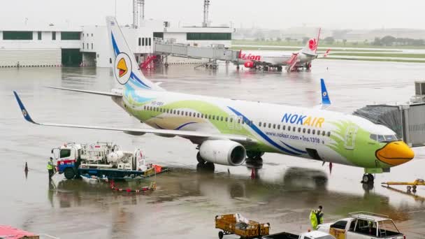 Nokair Thai Lion Airlines Dock Concourse Prepare Departure Ground Staff — Stock Video