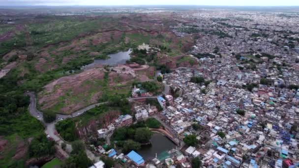 Voando Aéreo Para Jaswant Thara Temple Com Vistas Cidade Jodhpur — Vídeo de Stock