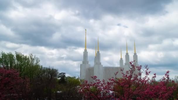 Kościół Jezusa Chrystusa Ostatnich Dni Świętych Mormon Washington Świątynia Pochmurny — Wideo stockowe