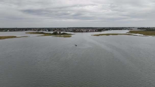 Uma Vista Aérea Sobre Pântanos Sal Hempstead Dia Nublado Drone — Vídeo de Stock