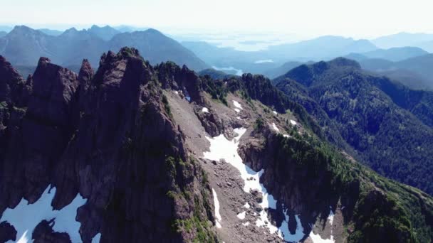 Antenne Links Jagged Mountain Range Mackenzie Range Vancouver Island Kanada — Stockvideo