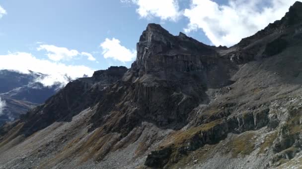 Rotating Aerial Shot Mountain Jego Szczyty Alpach Szwajcarskich Meidhorn — Wideo stockowe