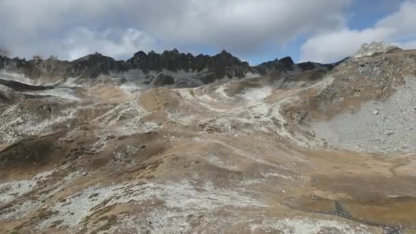 Prozkoumávání Průsmyku Turtmanntalských Horách Švýcarsku — Stock video