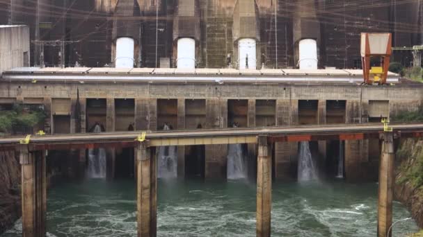 Foz Iguacu Brasilien Staudamm Und Turbinen Des Wasserkraftwerks Itaipu — Stockvideo