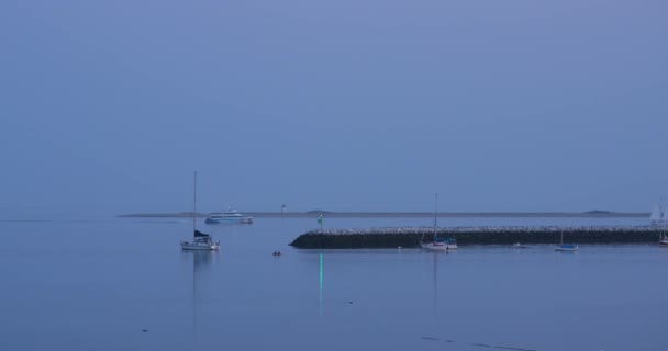 Spitze Der Cape Cod Long Point Lichtstation Und Wasserstraße — Stockvideo