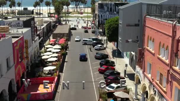 Voando Acima Avenida Windward Sobre Placa Venice Beach Direção Ocean — Vídeo de Stock
