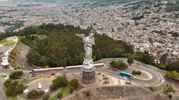 Huge Statue Virgin Panecillo Quito City Center Ecuador Aerial Pullback — Stock Video