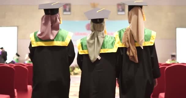 Graduate Walking Attend Graduation Ceremony University Concept Successful Education Hight — Stock Video