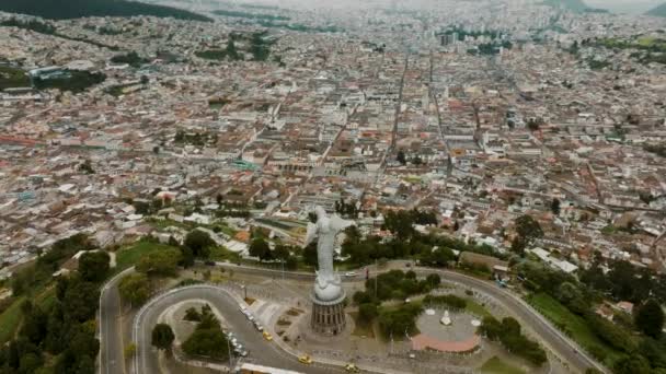 Virgen Panecillo Colina Con Vista Panorámica Ciudad Quito Ecuador Antena — Vídeo de stock