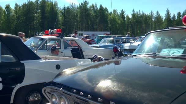 Oldtimer Polizeiwagen Beim Oldtimertreffen Dalarna Veranstaltung Mit Vielen Alten Amerikanischen — Stockvideo