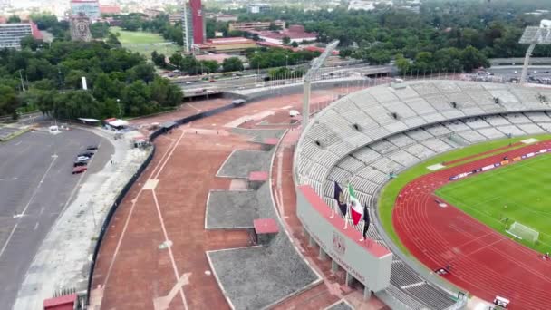 Letecký Záběr Blížící Univerzitní Olympijský Stadion Létání Nad Vchodem Mexickou — Stock video