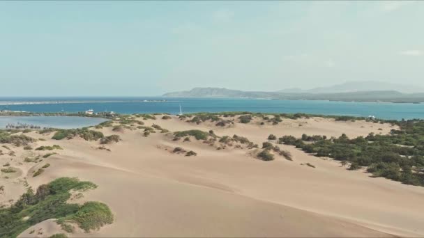 Légi Kilátás Nyílik Dunes Bani Dominikai Köztársaságban Pan Drón Lövés — Stock videók