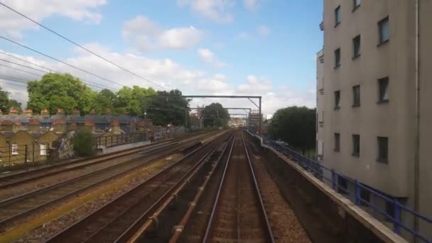 Londres Inglaterra Septiembre 2022 Vista Trasera Desde Tren Dlr Que — Vídeo de stock