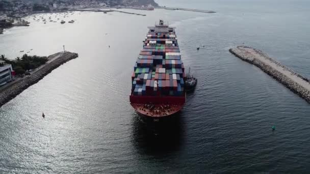 Vue Aérienne Devant Grand Vraquier Arrivant Port Manzanillo Recul Inclinaison — Video