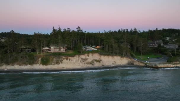 Aerial View Mansions Lining Whidbey Island Shoreline Overlooking Ocean — Stock Video