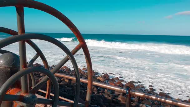 Vista Panorámica Costa Agaete Paseo Marítimo Donde Las Olas Rompen — Vídeo de stock