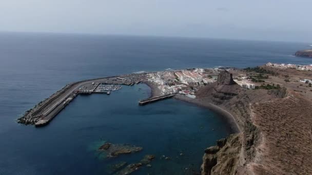 Fantástico Plano Aéreo Aproximación Puerto Las Nieves Agaete Gran Canaria — Vídeos de Stock