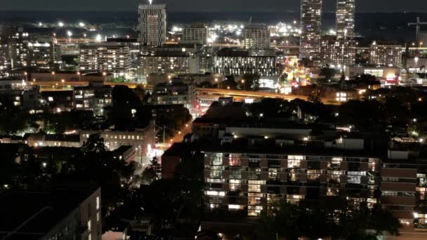 Toronto Daki Gardiner Otoyolu Nda Yüksek Açılı Gece Kaçamağı — Stok video