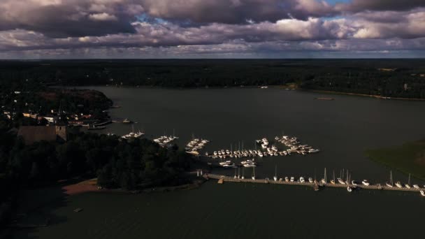 Vista Aérea Del Puerto Deportivo Casco Antiguo Naantali Verano Finlandia — Vídeo de stock