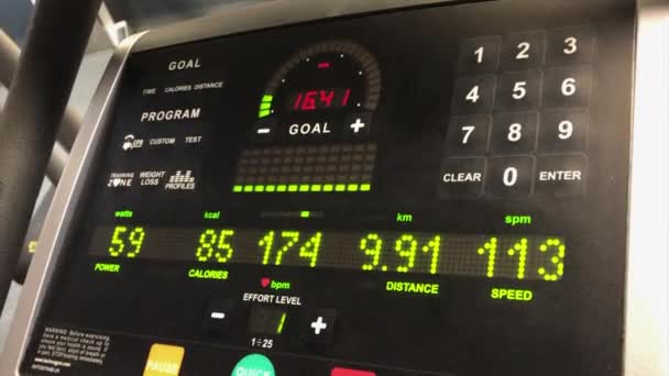 Pantalla Datos Una Bicicleta Gimnasio Fitness — Vídeos de Stock