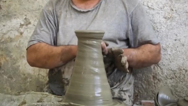 Footage Ceramic Manufacture Mam Making Handcrafted Potteryn Factory Pot Throwing — Stock Video