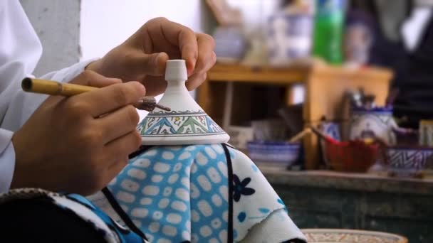 Images Fabrication Céramique Homme Faisant Poterie Artisanale Dans Une Usine — Video