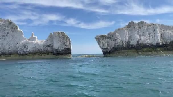 Photo Rapide Dolly Montrant Les Falaises Blanches Appelées Les Aiguilles — Video