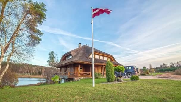 Lett Zászló Külső Turista Villa Étterem Amatciems Lettország Hyperlapse — Stock videók