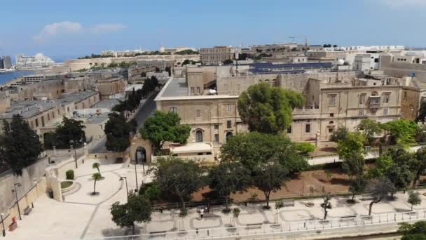 Rivelazione Aerea Drone Vista Argotti Botanic Garden Fortificazioni Con Valletta — Video Stock