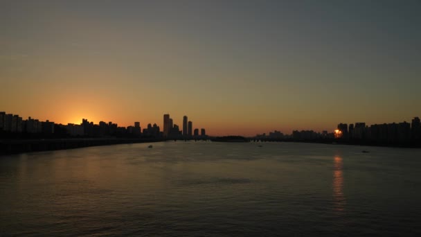 Zonsondergang Seoel Centrum Zon Verstopt Achter Wolkenkrabber Gebouw Horizon Uitzicht — Stockvideo