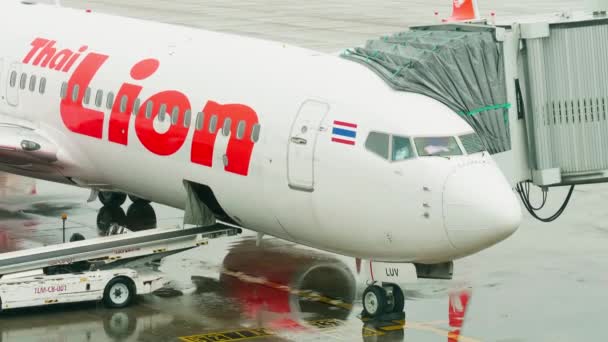 Thai Lion Airlines Αποβάθρα Στο Concourse Καθώς Ετοιμάζονται Για Την — Αρχείο Βίντεο