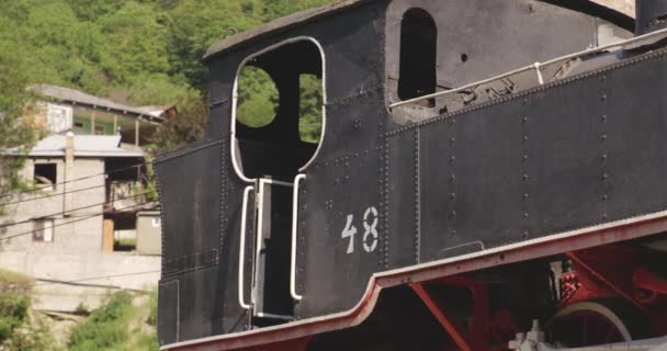 Alte Dampflokomotive Der Nähe Von Bakuriani Georgien Schwenken — Stockvideo