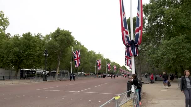 Draped Union Jack Vlaggen Lining Mall Voorbereiding Voor Staatsbegrafenis Voor — Stockvideo