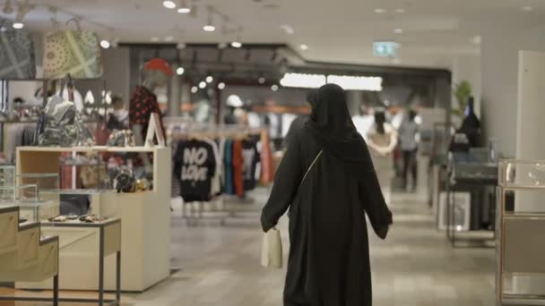 Arabiska Kvinnor Strosar Innanför Siam Square Mall Bangkok Thailand Statiskt — Stockvideo