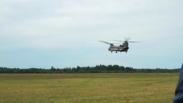 Πτήση Chinook Ch47 Στο Baltic Airshow Στη Liepaja Της Λετονίας — Αρχείο Βίντεο