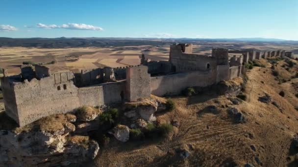 Воздушный Кругосветный Вид Вокруг Впечатляющей Исламской Крепости Гормазе Сория Испания — стоковое видео