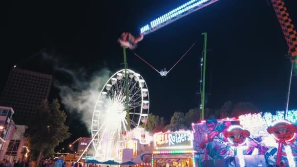 Passionnant Ferris Roue Swing Chute Libre Attractions Funfair Tilburg Nuit — Video