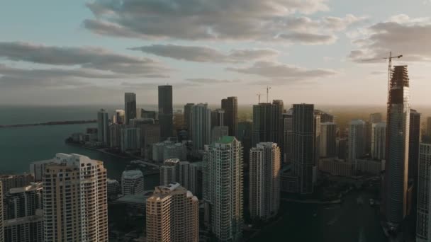 Miami Skyline Drone Vídeo Durante Pôr Sol Hora Ouro — Vídeo de Stock