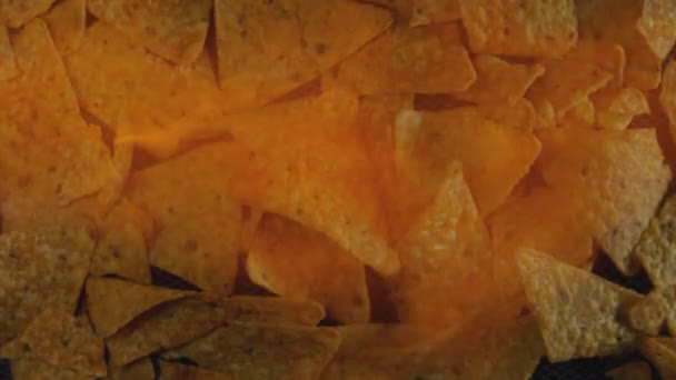 Doritos Cipsleri Meşale Ocağının Alevi Tarafından Yakılır Yukarıdan Aşağıya Ağır — Stok video